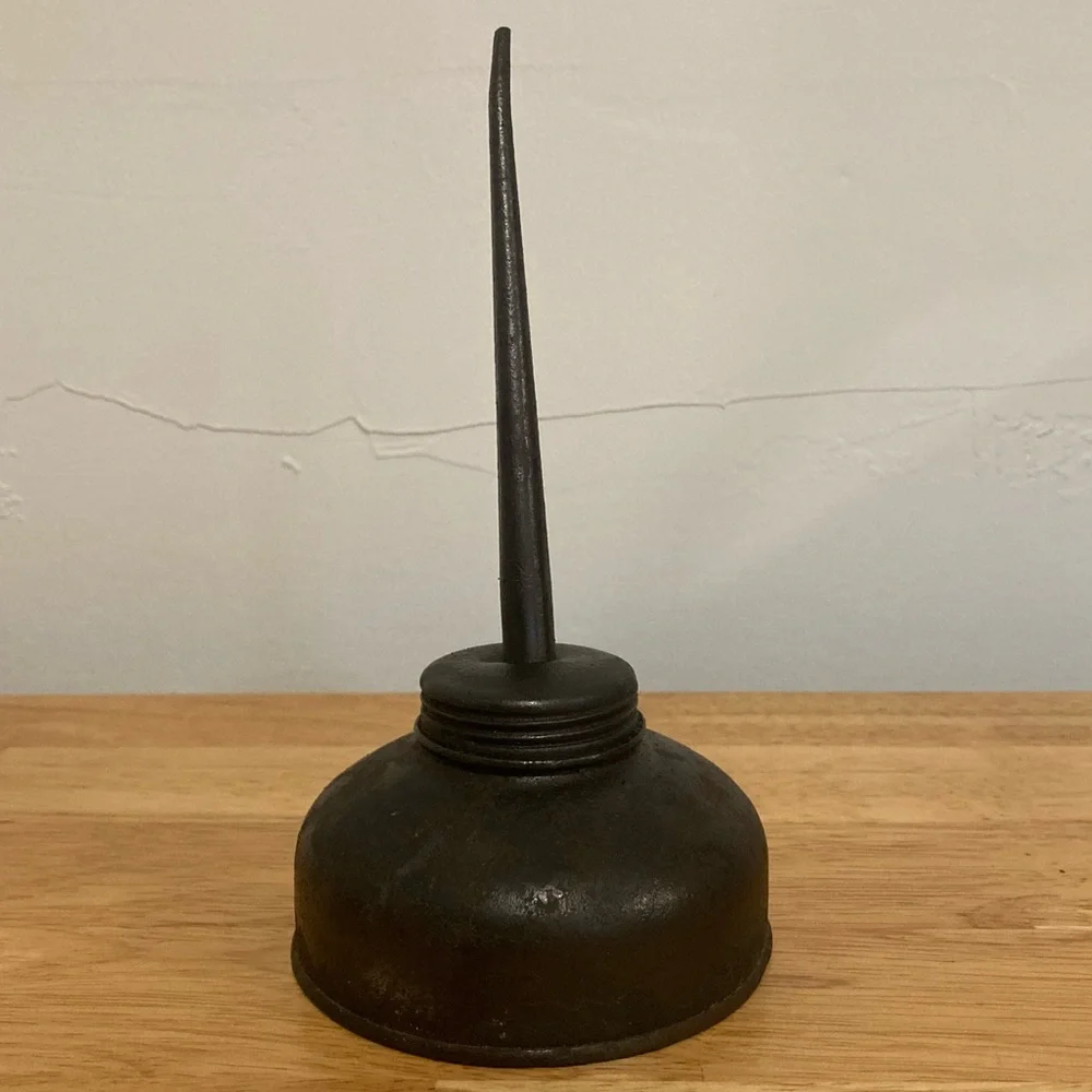 Vintage oil can
